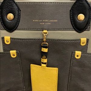 Mark Jacobs tote bag. Fits perfectly on shoulder.